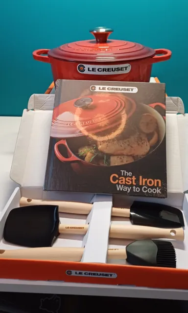 Le Creuset 24cm Round Casserole Cerise With Cook Book And Set Of Spatulas