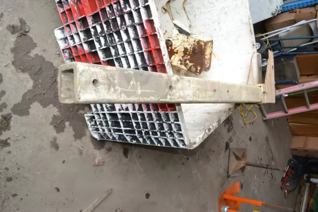 Altec Jib Material Handling Jib Position Bolt On SQUARE Altec Jib Material Handling Jib Position Bolt On SQUARE