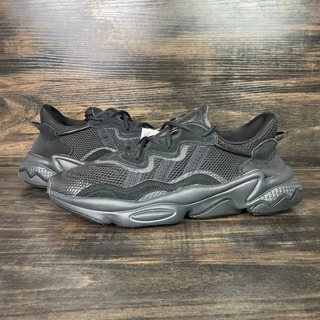 Triple sales black ozweego