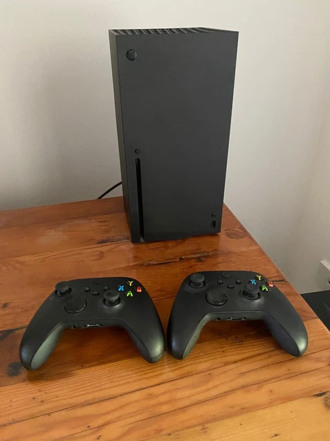 PlayStation 4 Pro 1To + 2 Manettes + Oreillette + Jeux – Occasion (Comme Neuve)