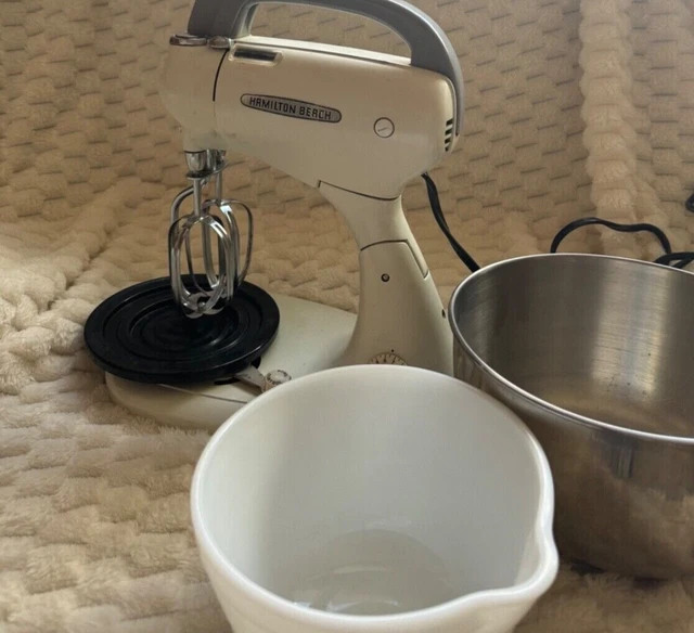 VINTAGE HAMILTON BEACH White Stand Mixer,works,1938 (8FM127) AC 43.00