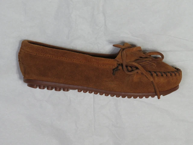 Minnetonka Womens Slipper Us 6.5 Wide Kilty Suede Hardsole Moccasin New Nwot
