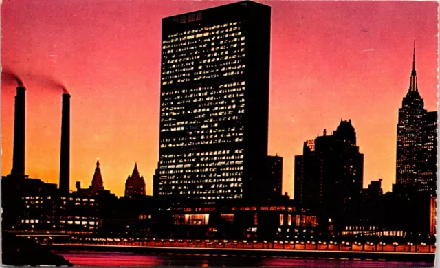 Postcard 1965 United Nations Building Night East River NYC New York A118