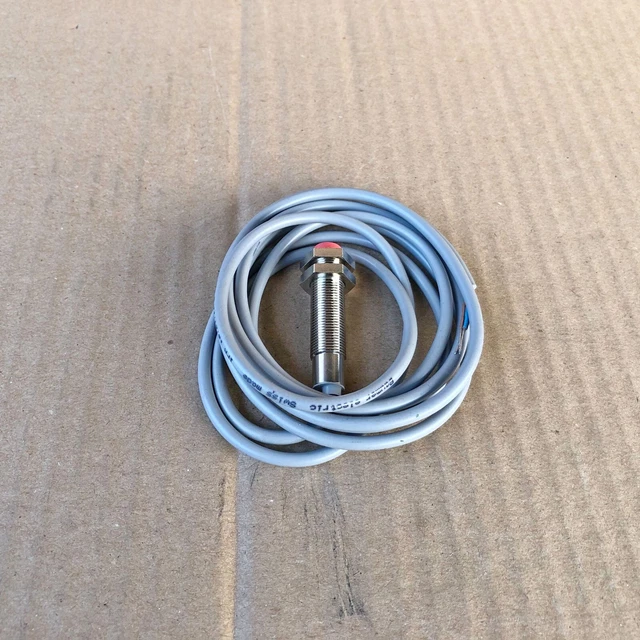 DollaTek Lot De 5 Détecteurs De Proximité Inductifs SN04-N – NPN NO 10-30V 4mm – 3 Fils