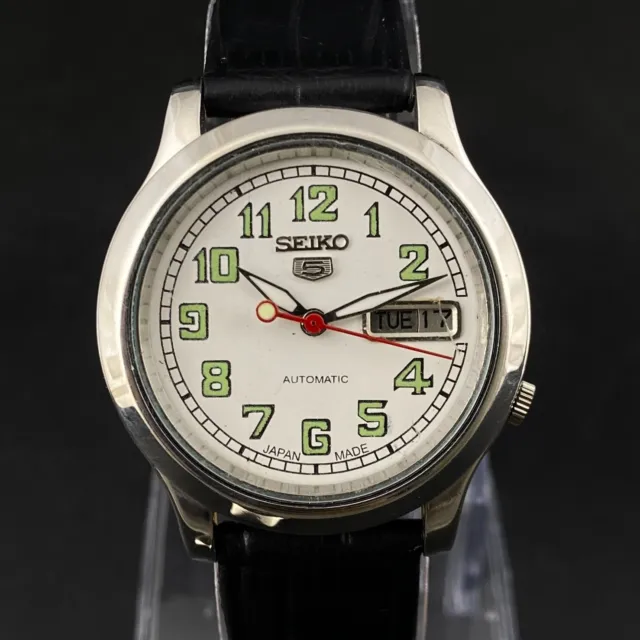 Vintage Seiko 5 Automatic 17 Jewels Day Date Japanese Men's Wrist Watch