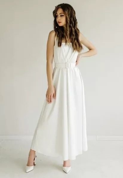 Elegant White Cocktail Dress - A Timeless Choice for Proms and Formal Occasions