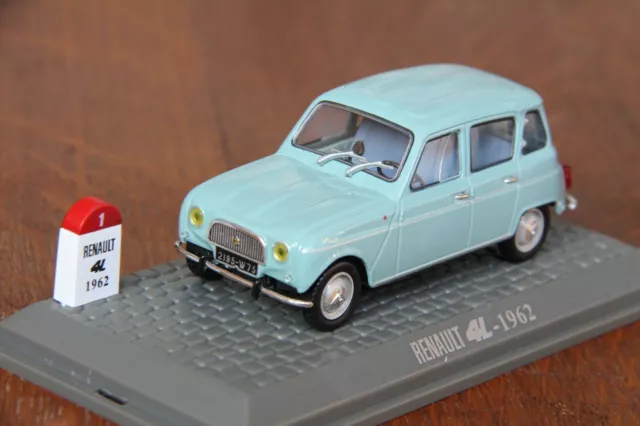 RENAULT 4 L 1962 en boîte vitrine UNIVERSAL HOBBIES 1/43