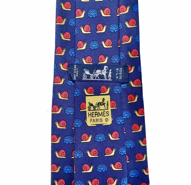 Cravate HERMÈS Vintage - Soie 100%, Décor Escargot, Rouge, 150cm, Occasion TBE