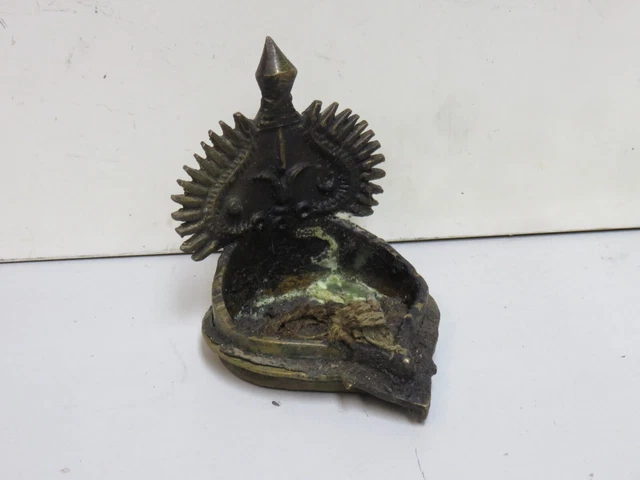 Lampe à Pétrole Ancienne En Bronze