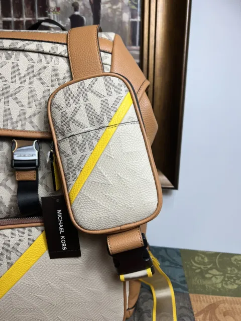 MICHAEL KORS Men's Hudson Logo Smartphone Crossbody Bag Chino NWT