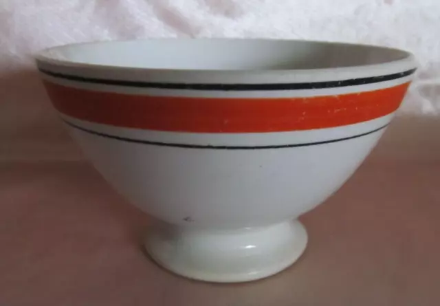 Petit bol piédouche en faïence bandeau rouge et filet noir