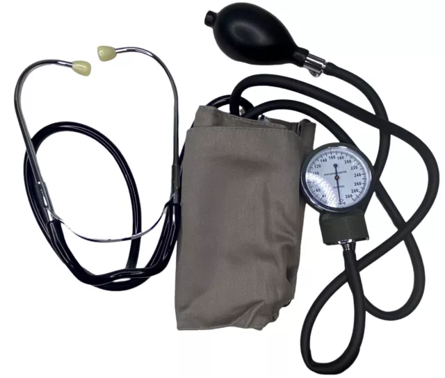 Old Fashioned Stethoscope & Blood Pressure Cuff Black Silver w/Black Zip Case