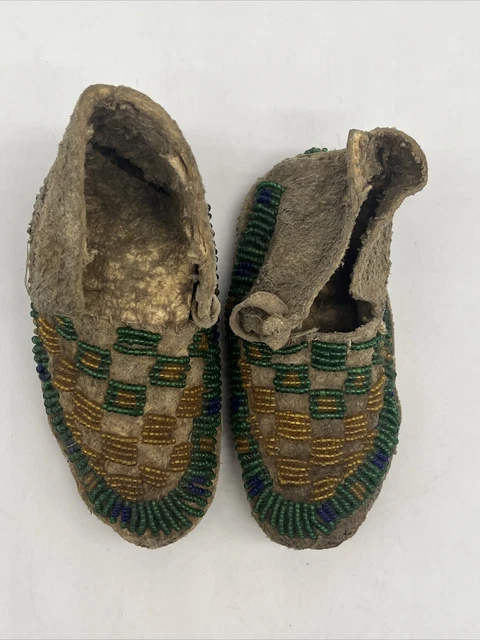 Old Plains Indian Child’s Beaded Moccasins Old Plains Indian Child’s Beaded Moccasins
