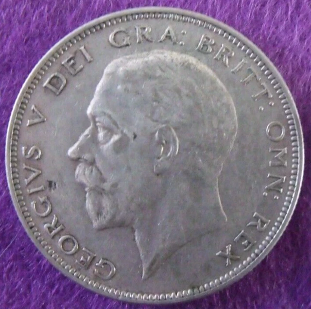 1935 GEORGE V SILVER HALF CROWN  ( 50% Silver )  British 2/6 Coin.   65