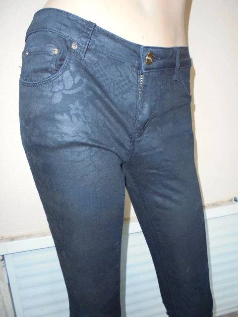 Jeans ZARA Slim Kaki – Neuf Avec étiquette, Coupe Ajustée, Couleur Kaki Tendance