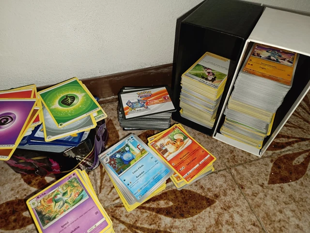 FUORI TUTTO Pokemon lotto 2000+ Carte NO PSA Graad Bgs Ita Eng Regalo Di NATALE