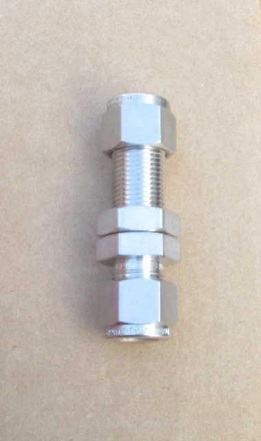 Swagelok 3/8"  Stainless Steel Bulk Head Union SS-600-61   New