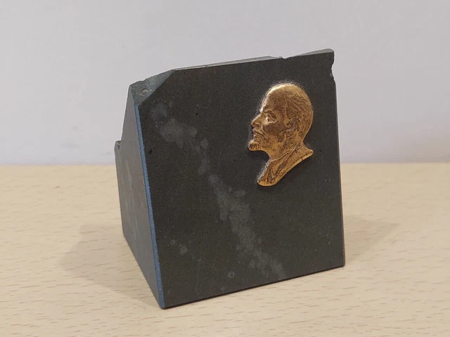 Targa d'epoca sovietica Lenin su pietra. Originale dell'URSS.