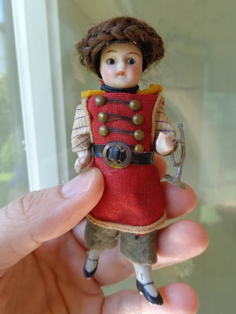 POUPÉE ANCIENNE BOUCHE fermée EN BISCUIT pour maison de poupéeTOUTE D