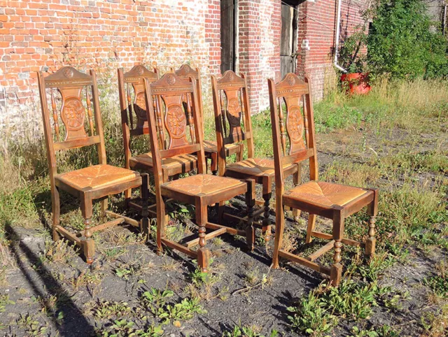 6 Anciennes Chaises en Bois Sculpté & Paille – Décor Breton