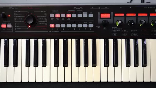 Korg R3 Virtual Analogue Polyphonic Synthesiser & Vocoder W/ Power Supply 3