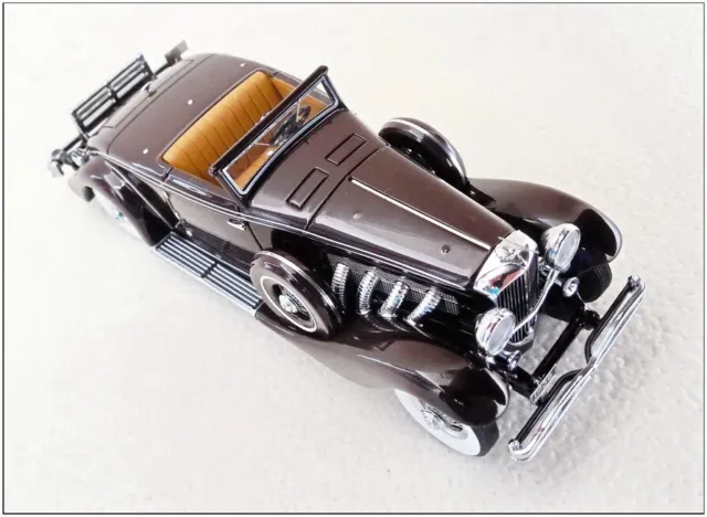 Duesenberg SJN Convertible Coupe 1:43 Minichamps