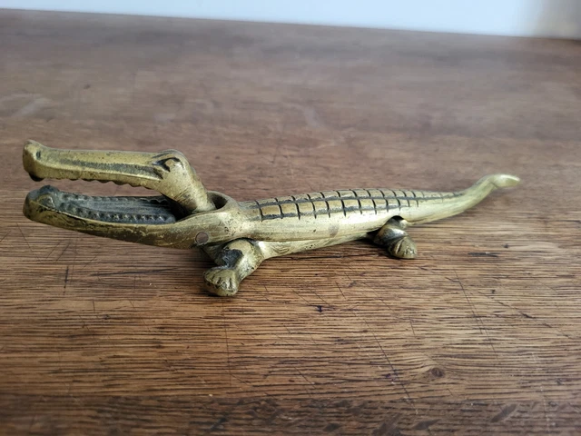 Casse Noix Et Noisettes ANCIEN CASSE NOIX / Noisettes En Métal EUR 7,00