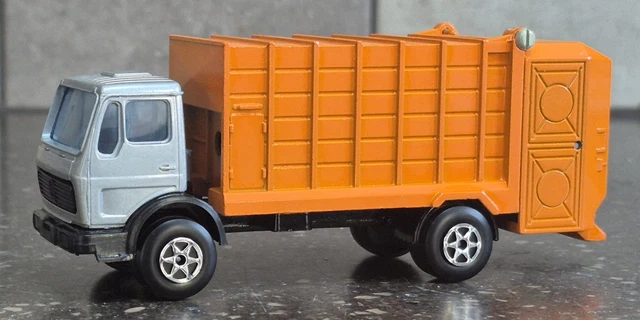 CAMION DE POMPIER US  MAJORETTE série 3000 - Blister d'origine EUR 30,00 - FR