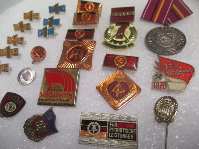 DDR , Abzeichen , Medaillen , Auszeichnungen , Konvolut für Sammler  # 16   B