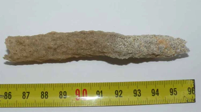 1 Folgorite (Meteorite - Tektit - 9.8 CM - 031)