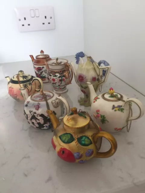 Vintage Shudehill ~Nini ~ Miniature 7 Teapots Collection  Hand Decorated In  Vgc