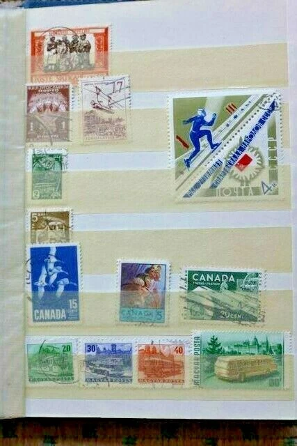 gebr. kleines Briefmarkenalbum incl.111 Marken aus aller Welt