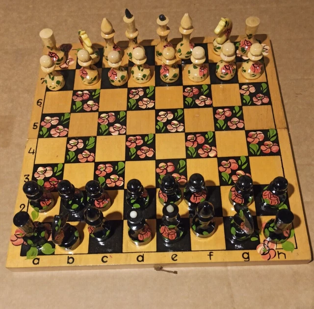 ANCIEN JEU D‘ECHECS en bois + échiquier roi reine 6 et 5,5 et pion 2,5