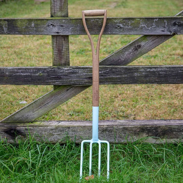 Moulton clearance mill spade