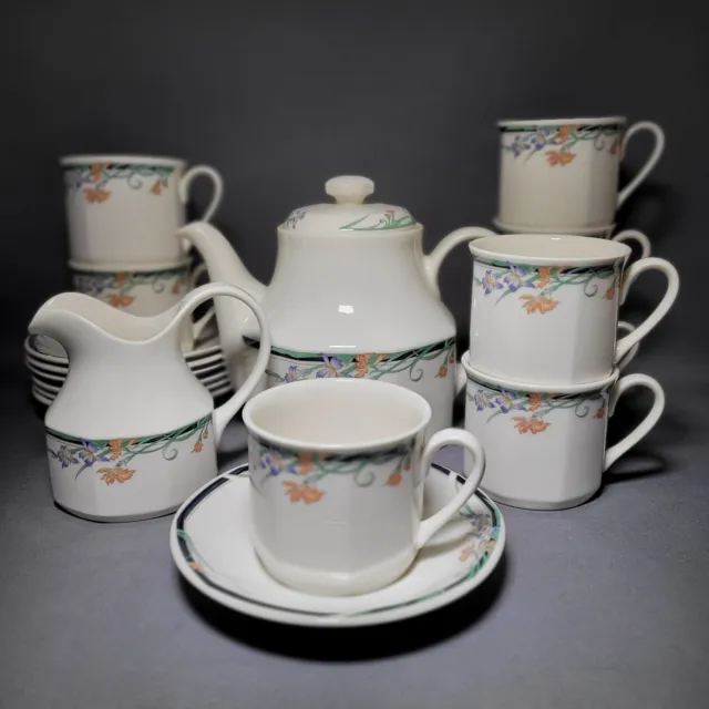 18 Piece Vintage Royal Doulton Juno Tea Set - Teapot, Cups & Saucers