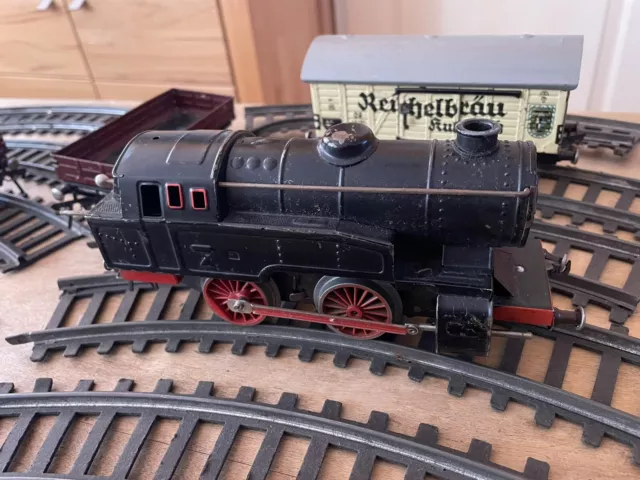 Mechanisches Blechspielzeug Eisenbahn mit Schienen Lok und Waggons