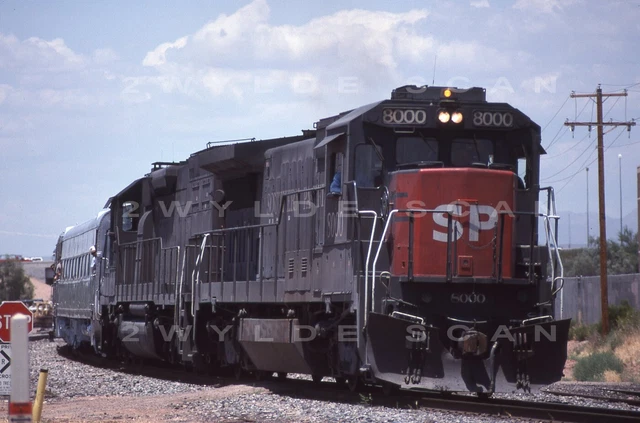 ORIG SLIDE Southern Pacific 8000 B39-8 führt ein Special @ Mesa AZ 1993