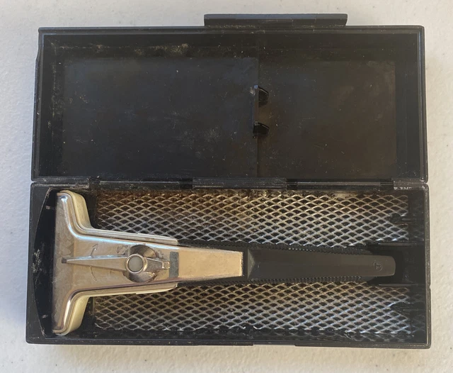 Vintage Gillette Techmatic Shaving Razor With Case Very Good Condition