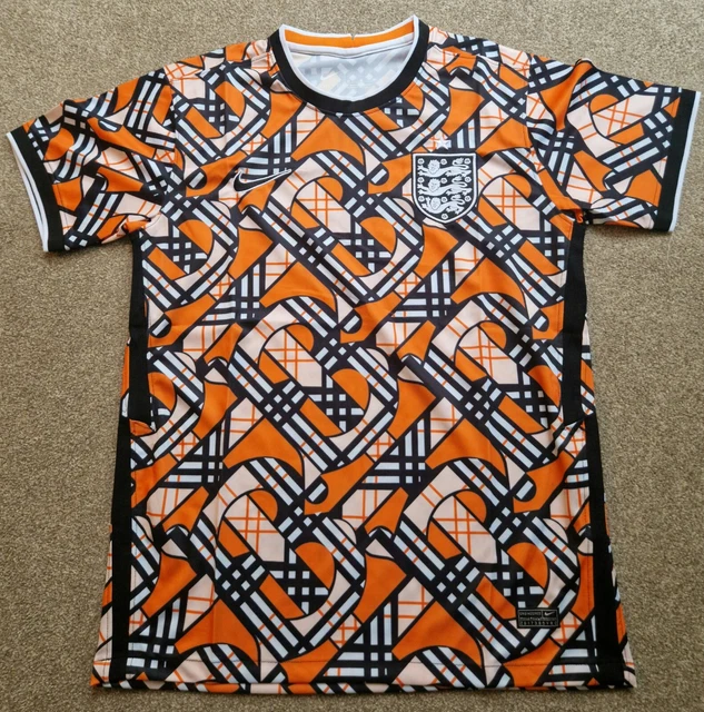 ENGLAND BURBERRY CONCEPT Football Shirt (orange) Size Medium