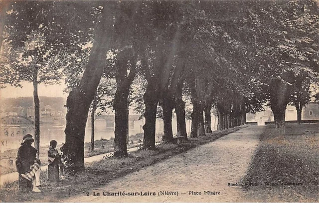 58. n° 100203 . la charité sur loire . place misère