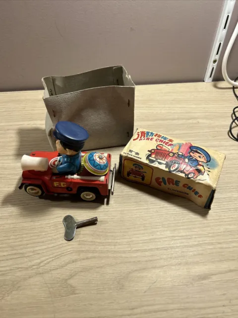 Voiture Jouet Ancien Tin toy 1960's RED CHINA 653 MS 884