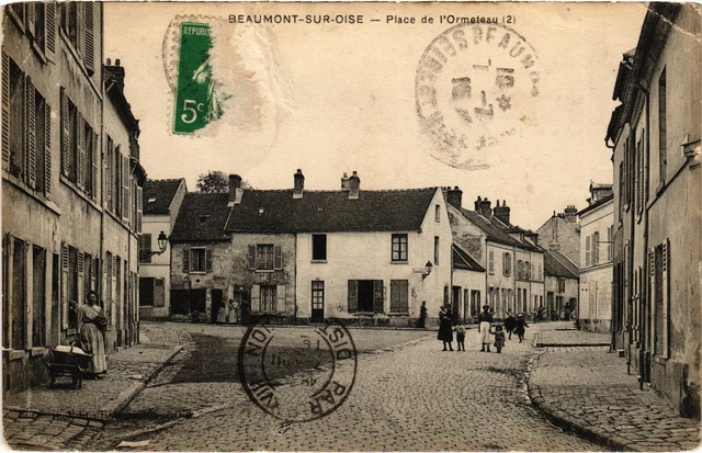 CPA Beaumont s Oise Place de l'Ormeteau FRANCE (1309464)