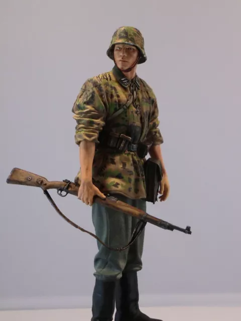 XX Sturmmann mit Karabiner 98k Scale  1:16 WW2