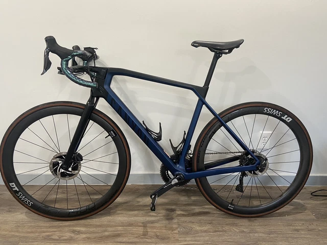 canyon grail on road