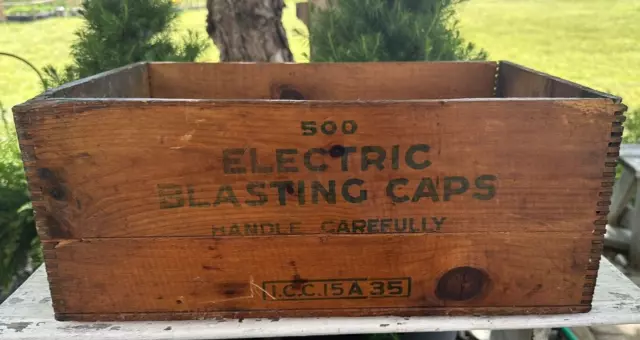 Atlas Powder Co. Dovetail Wood Crate Box Electric Blasting Caps