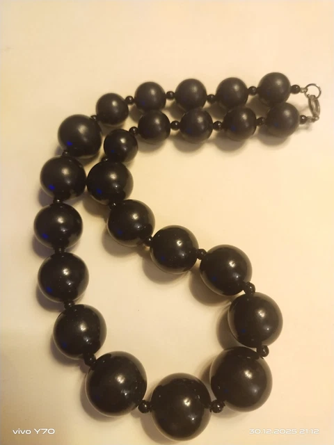Boucles d'oreille CHANEL vintage perles pâte de verre vert d'eau Boucles d'oreille CHANEL vintage perles pâte de verre vert d'eau