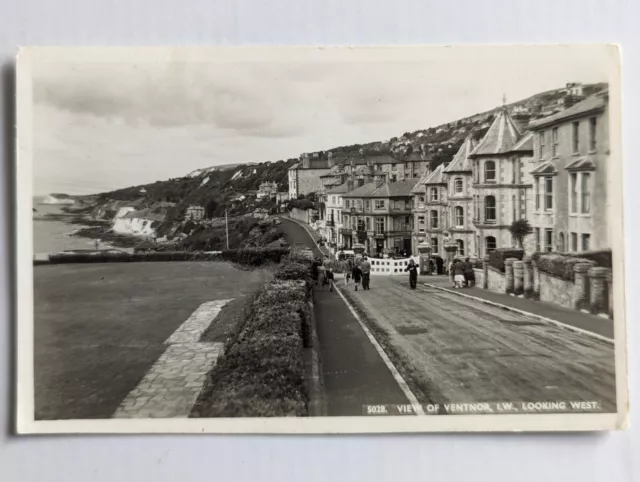 Isle of Wight Vintage Postcard 1950s / 60s Hambrough Road Ventnor