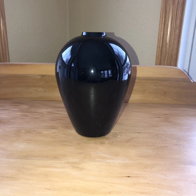Laslo for Mikasa Art Glass Vase Black Vintage, Japan, Mid-Century Modern Sleek