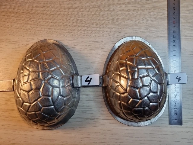 Ancien Moule à Chocolat Métal – Motifs Lapin, Poussin, Cloche – Pâques Et Noël