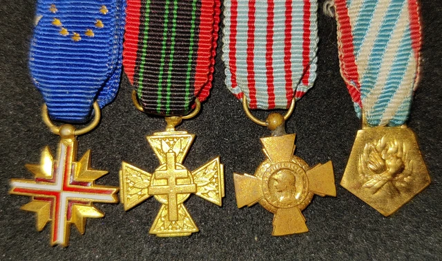 J8CA/07/25 (REF26358) Médaille militaire confédération européenne